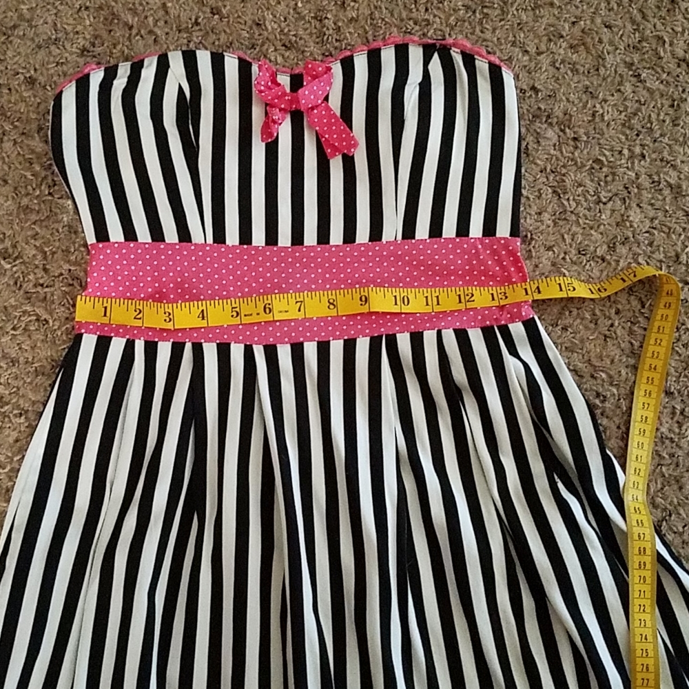Sourpuss Party Skull Dress Pinup Rockabilly NWOT - Picture 5 of 7